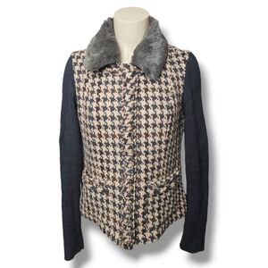 CAbi jacket with sweater sleeves and removable fur neckline. Size 4